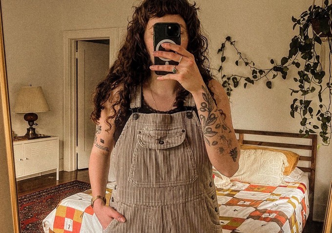 Consumer supporting ethical fashion brands