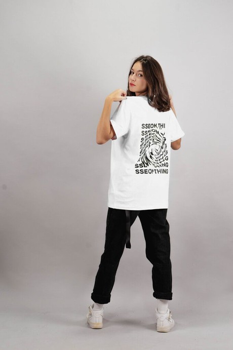 consumer wearing a sustainable streetwear style tshirt