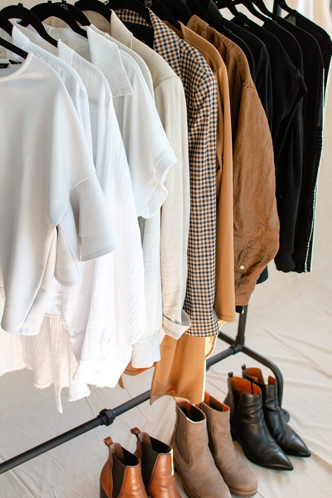 Example of a seasonless wardrobe capsule