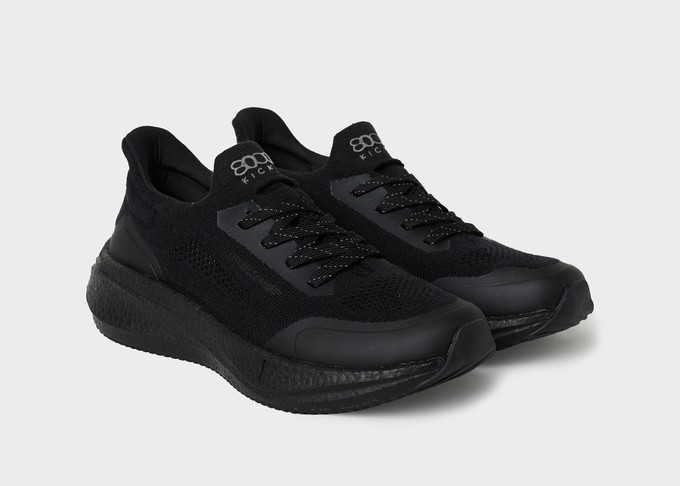 Runners for Men in Full Black from 8000kicks