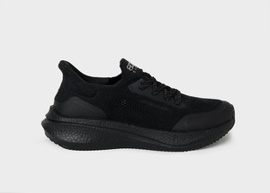 Runners for Men in Full Black from 8000kicks