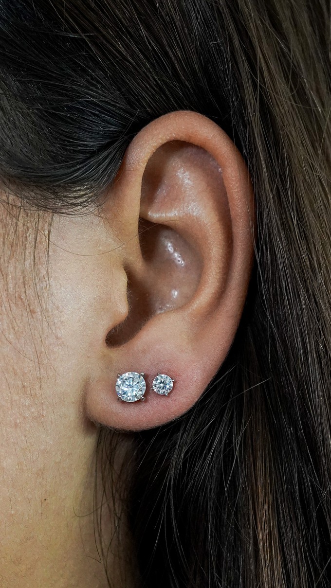 It's a Stone Thing | Earstud Medium | Silver from AdornPay