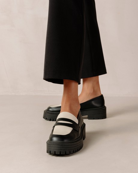 Mask Bicolor Black Vegan Leather Loafers from Alohas