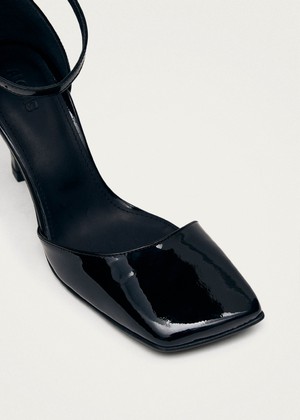 Liebe Onix Black Leather Pumps from Alohas