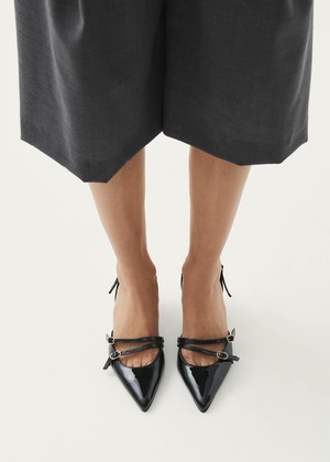 Joelle Onix Black Leather Pumps from Alohas