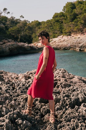 Norah loose linen dress in Viva Magenta from AmourLinen