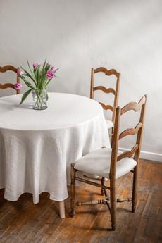 Round linen tablecloth in White via AmourLinen