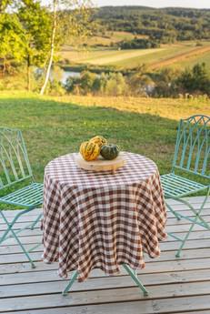 Round linen tablecloth via AmourLinen