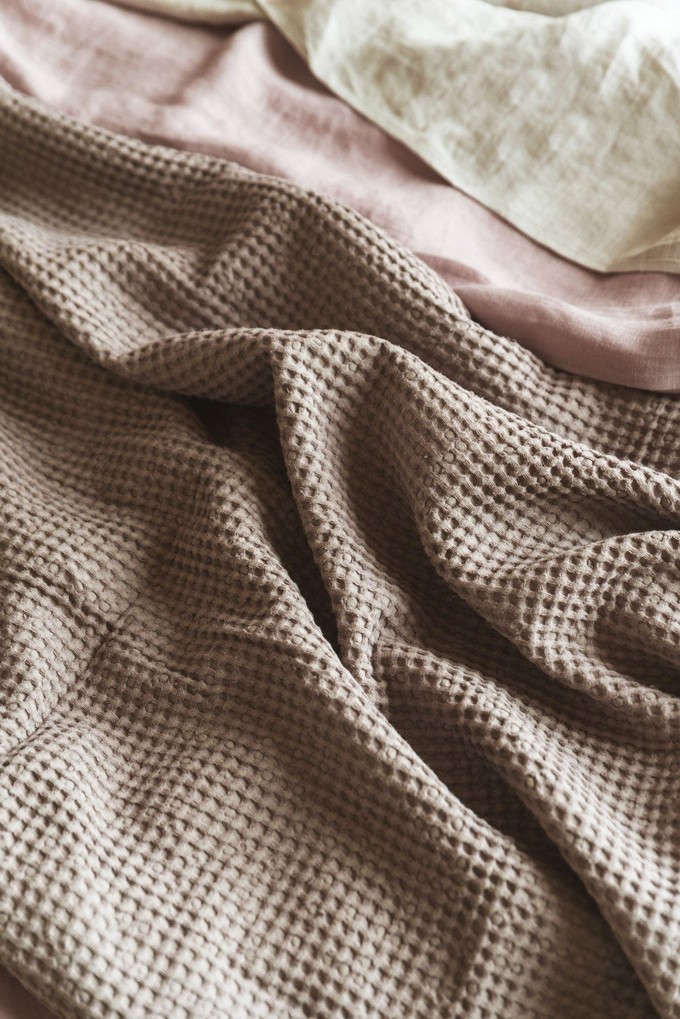 Linen waffle blanket in Rosy Brown from AmourLinen