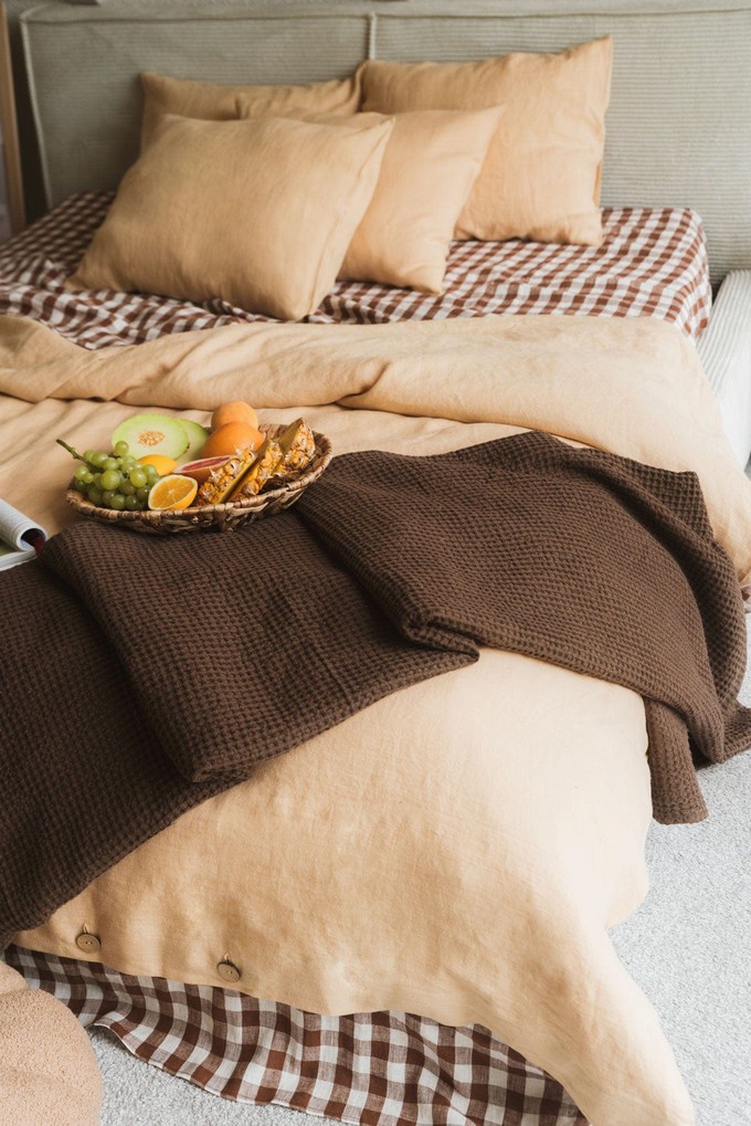 Linen waffle blanket in Mocha Brown from AmourLinen