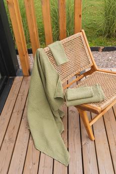 Linen waffle bath towel via AmourLinen