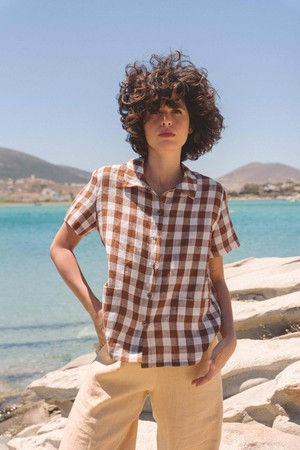 Linen summer shirt SCARLETT in Mocha Gingham from AmourLinen