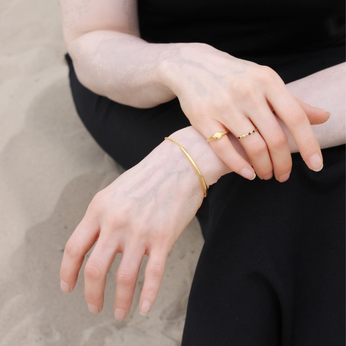 Cosima black spinel ring from Ana Dyla