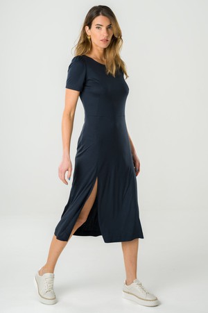 Dress Victoria navy from avani apparel