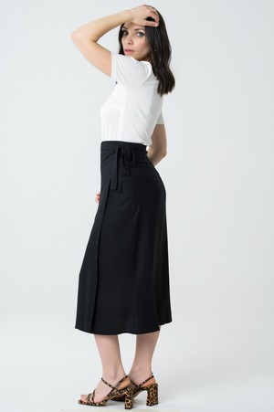 Skirt Azurite black from avani apparel