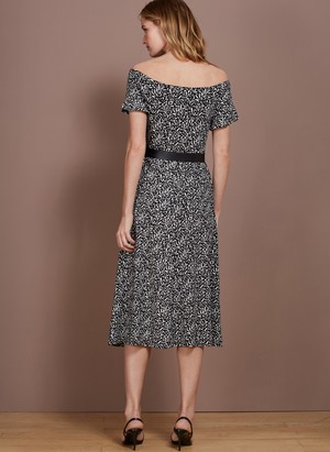 Neesha Midi Dress from Baukjen