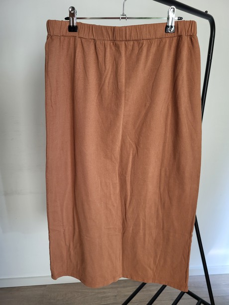 Pam Skirt In Tan Size M from Beaumont Organic