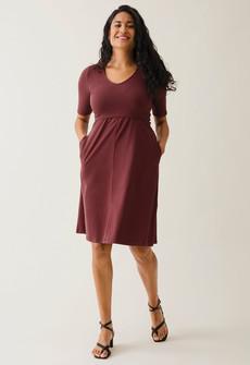 A shaped nursing dress short sleeve - Dark Red via Boob Design