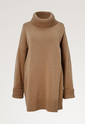 Oversized wool sweater with nursing access - Camel from Boob Design