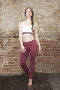 Classic Standard Leggings Maroon via chaYkra