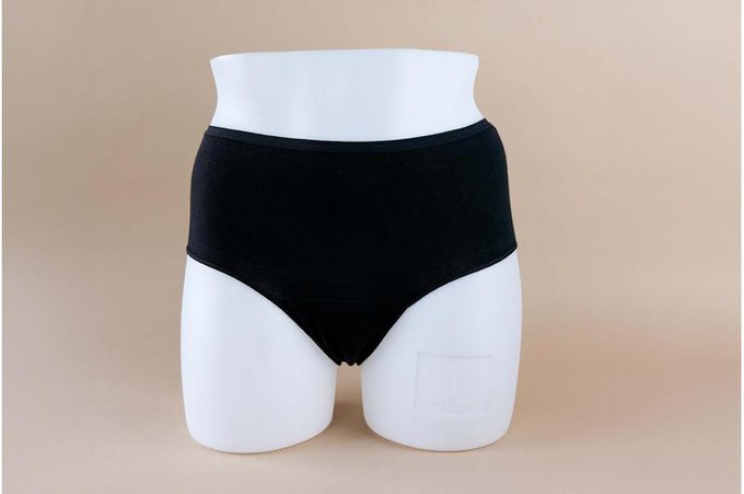 Menstrual pants Basic Plus with organic cotton from Cocoro