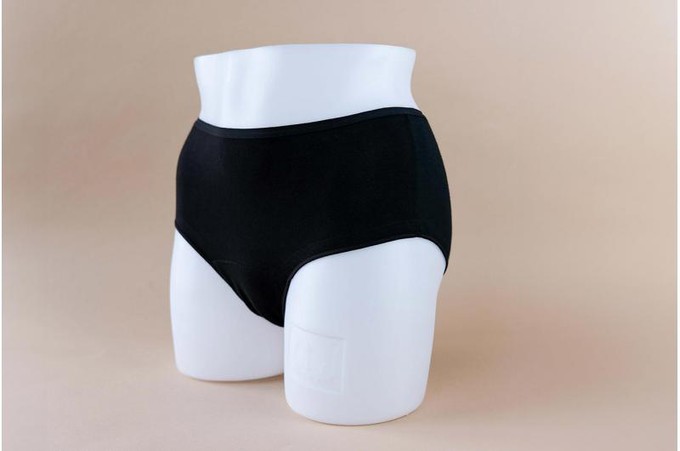 Menstrual pants Basic Plus with organic cotton from Cocoro