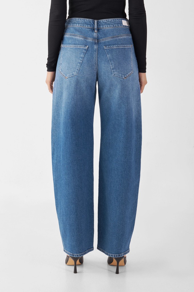 ASH Barrel Leg Minimal Stretch - Basic - Medium Blue from DAWN Denim