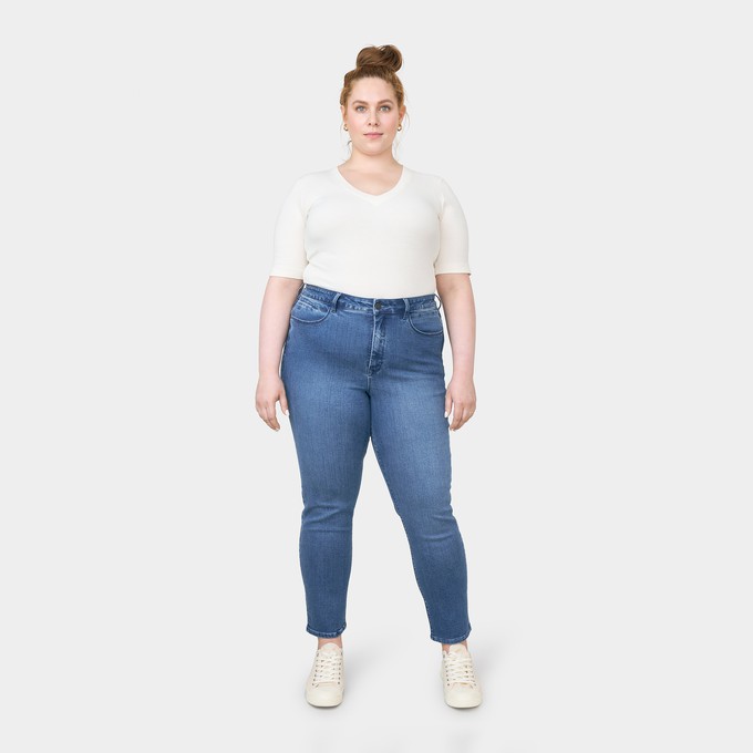 SUN UP Skinny Powerstretch - Curvy - Medium Blue from DAWN Denim