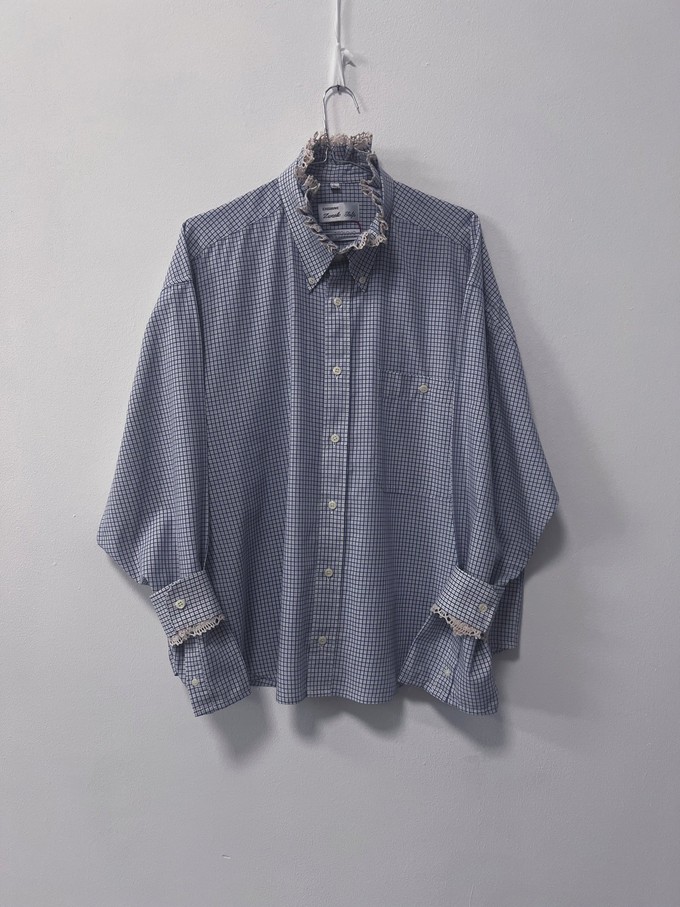 The "bOaN series" Blue dark Gingham Shirt - Antique Lace collar-cuffs from Fitolojio Workshop