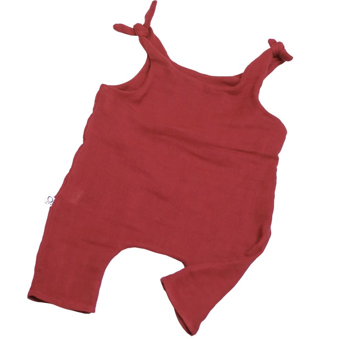 Baby romper from organic muslin red from Frija Omina