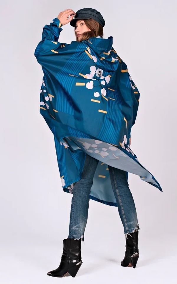 Poncho Japanese Blossom from Het Faire Oosten