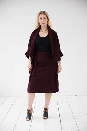 NEW! Short Wool Cape Coat Cocoon Maroon from JULAHAS