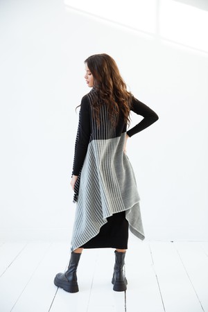 PETITE Light Wool Cape Fusion Graphic from JULAHAS