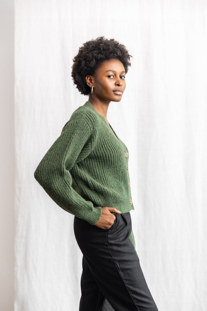 Baby alpaca knit cardigan Arequipa Olive from Jyoti - Fair Works