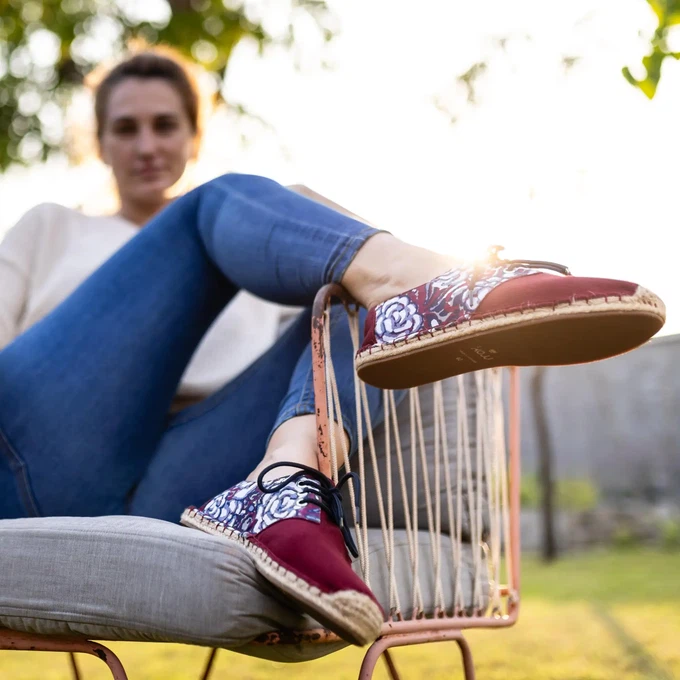 Rote Desert Lace Up Espadrilles für Frauen from Kingdom of Wow!