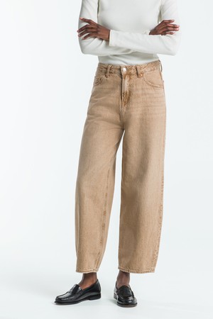 LEILA CROPPED | JIM DARK BEIGE from Kings of Indigo