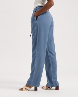 Nova Trousers from Kuyichi