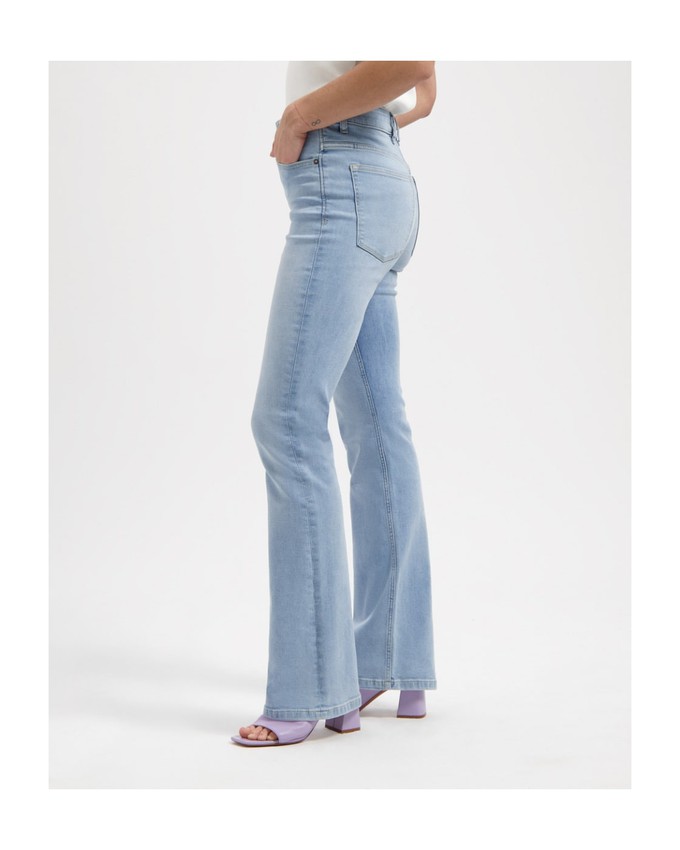 Zoe High Rise Bootcut Sky Blue from Kuyichi