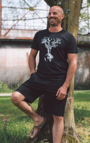 Fairwear Organic Shirt Black Weltenbaum from Life-Tree