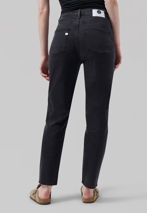 Mams Stretch Tapered - Stone Black from Mud Jeans