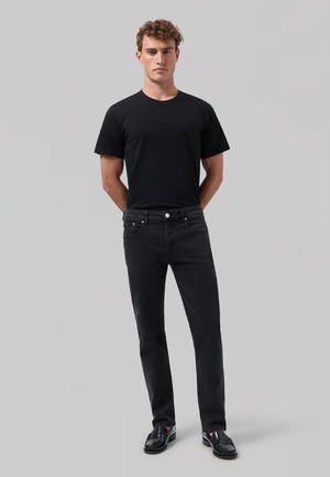 Bryce Mid Straight - Stone Black from Mud Jeans