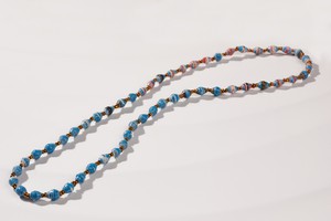 Short, fine necklace with paper beads "La Petite Malaika" from PEARLS OF AFRICA