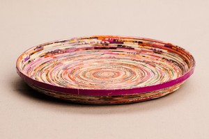 Medium-sized decorative tray made of recycled paper "Kampala M" from PEARLS OF AFRICA