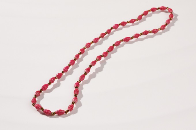 Short, fine necklace with paper beads "La Petite Malaika" from PEARLS OF AFRICA