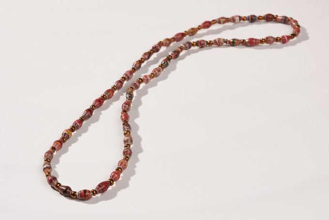 Short, fine necklace with paper beads "La Petite Malaika" from PEARLS OF AFRICA