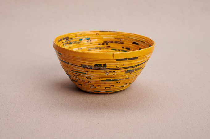 Small decorative bowl made of recycled paper "Njinja" from PEARLS OF AFRICA