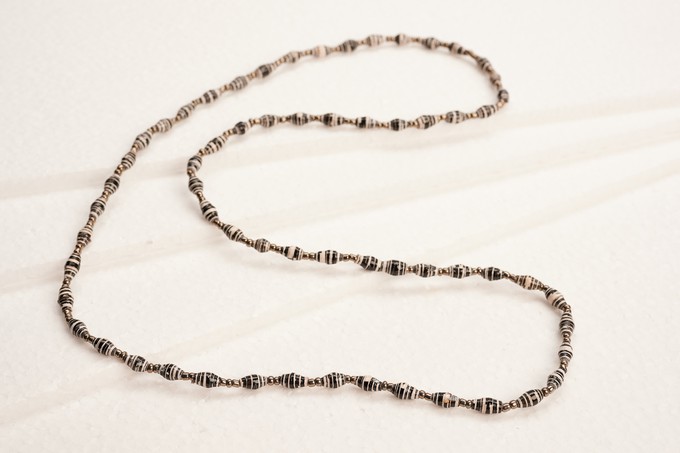 Long, fine chain with paper beads "Acholi Malaika" from PEARLS OF AFRICA