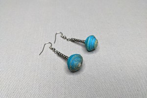 Pearl earrings made of recycled paper "Happy Bead" from PEARLS OF AFRICA