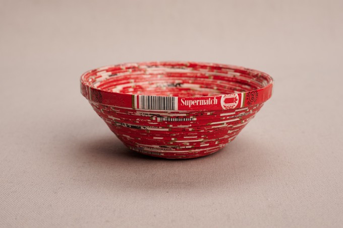 Small decorative bowl made of recycled paper "Njinja" from PEARLS OF AFRICA