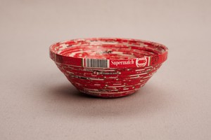 Small decorative bowl made of recycled paper "Njinja" from PEARLS OF AFRICA